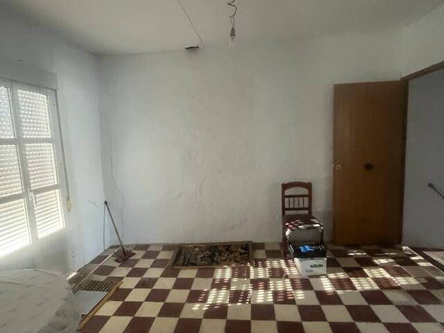 #1049 - Casa para Venta en Utrera - Andalucía - 2