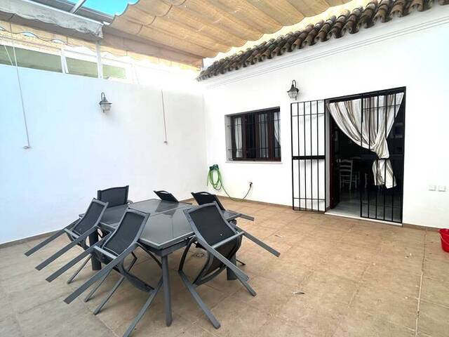 #1077 - Casa para Venta en Utrera - Andalucía - 2