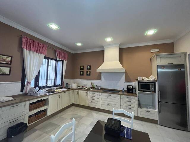 #1077 - Casa para Venta en Utrera - Andalucía - 3